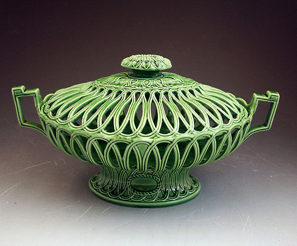 ANTIQUE ENGLISH POTTERY GREEN GLAZE POTTERY BASKET WITH COVER