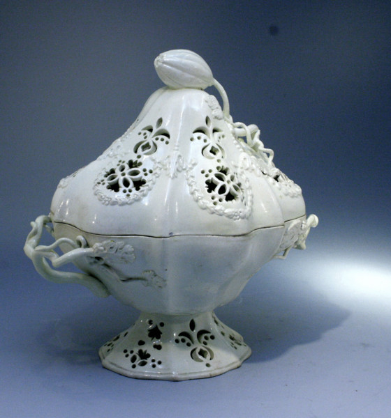 Antique English pottery plain undecorated creamware comport and cover 