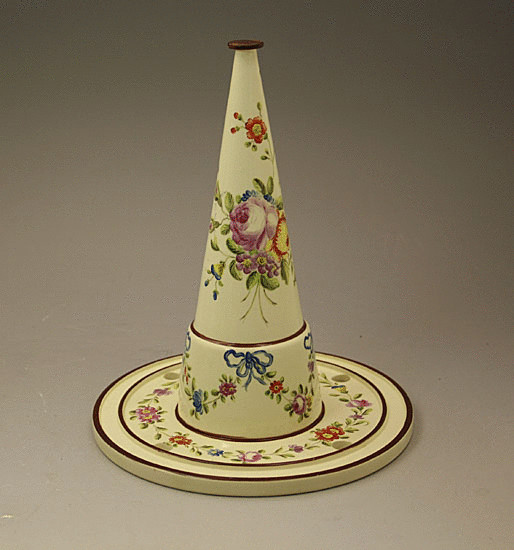 ANIQUE PERIOD WEDGWOOD CREAMWARE JELLY CORE OR MOLD.