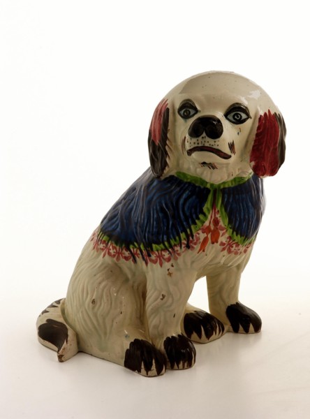 SCOTTISH POTTERY FIGURE OF A DOG