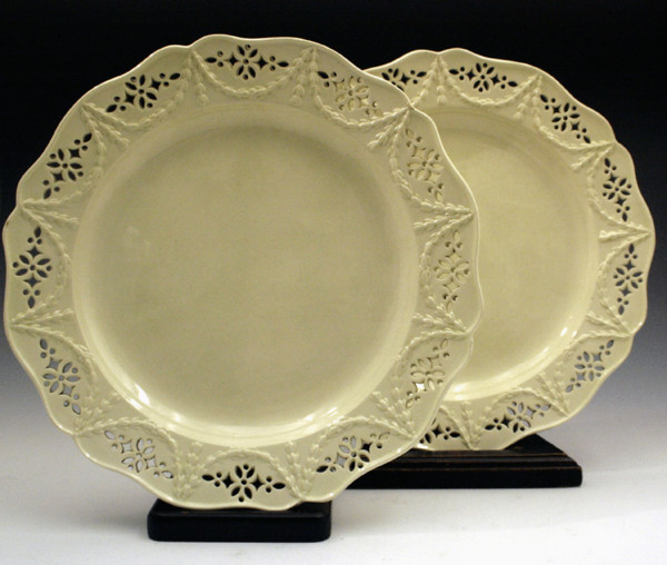 PAIR OF PLAIN CREAMWARE POTTERY RETICULATED PLATES CIRCA 1780