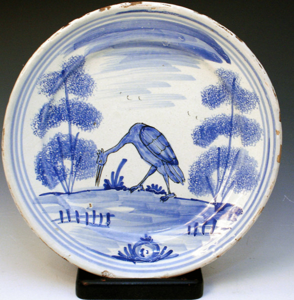 DELFTWARE DISH LONDON POTTERY  WITH IMAGE OF A HERON OR STORK C1720