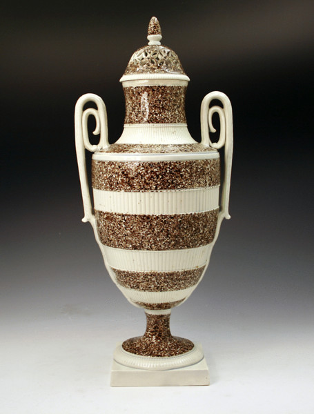MOCHA WARE POT POURI VASE WITH COVER .ENGLISH POTTERY C1780