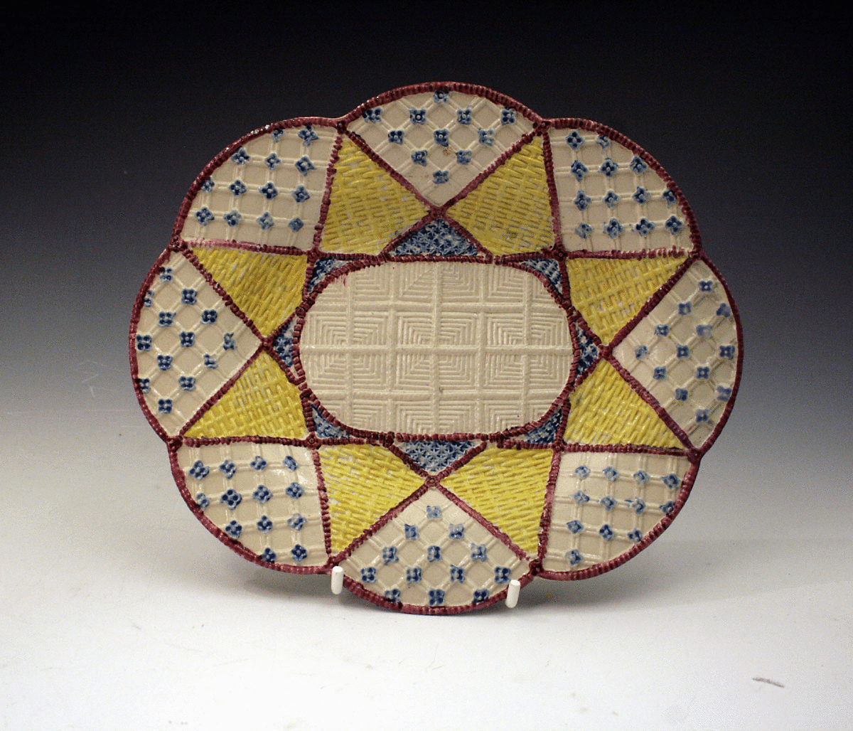 EARLY STAFFORDSHIRE POTTERY SALTGLAZE DISH C1760