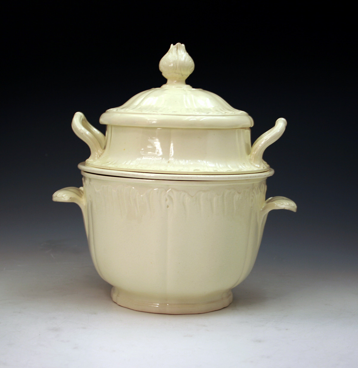 ANTIQUE 18TH CENTURY ENGLISH CREAMWARE ICE COOLER BY WEDGWOOD
