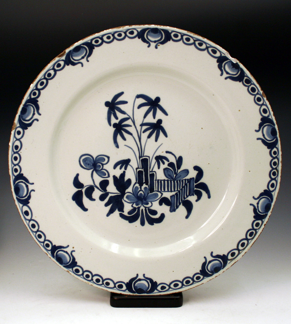 IRISH DELFTWARE BLUE AND WHITE CHARGER C1740