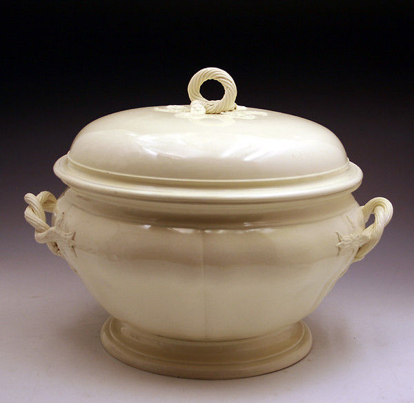 18th century plain creamware pottery tureen Leeds Pottery England circa 1780