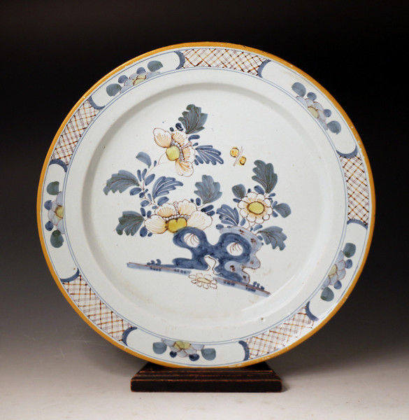 English London delftware pottery charger 18th century