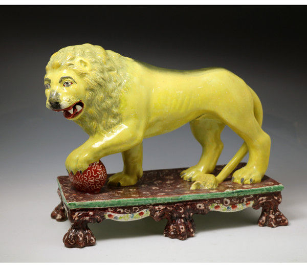 Large scale antique Staffordshire pottery figure of a lion by Obadiah Sherratt circa 1810