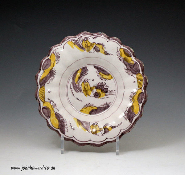 London Delftware lobed dish in polychrome colours in the Ming style late 17thc England