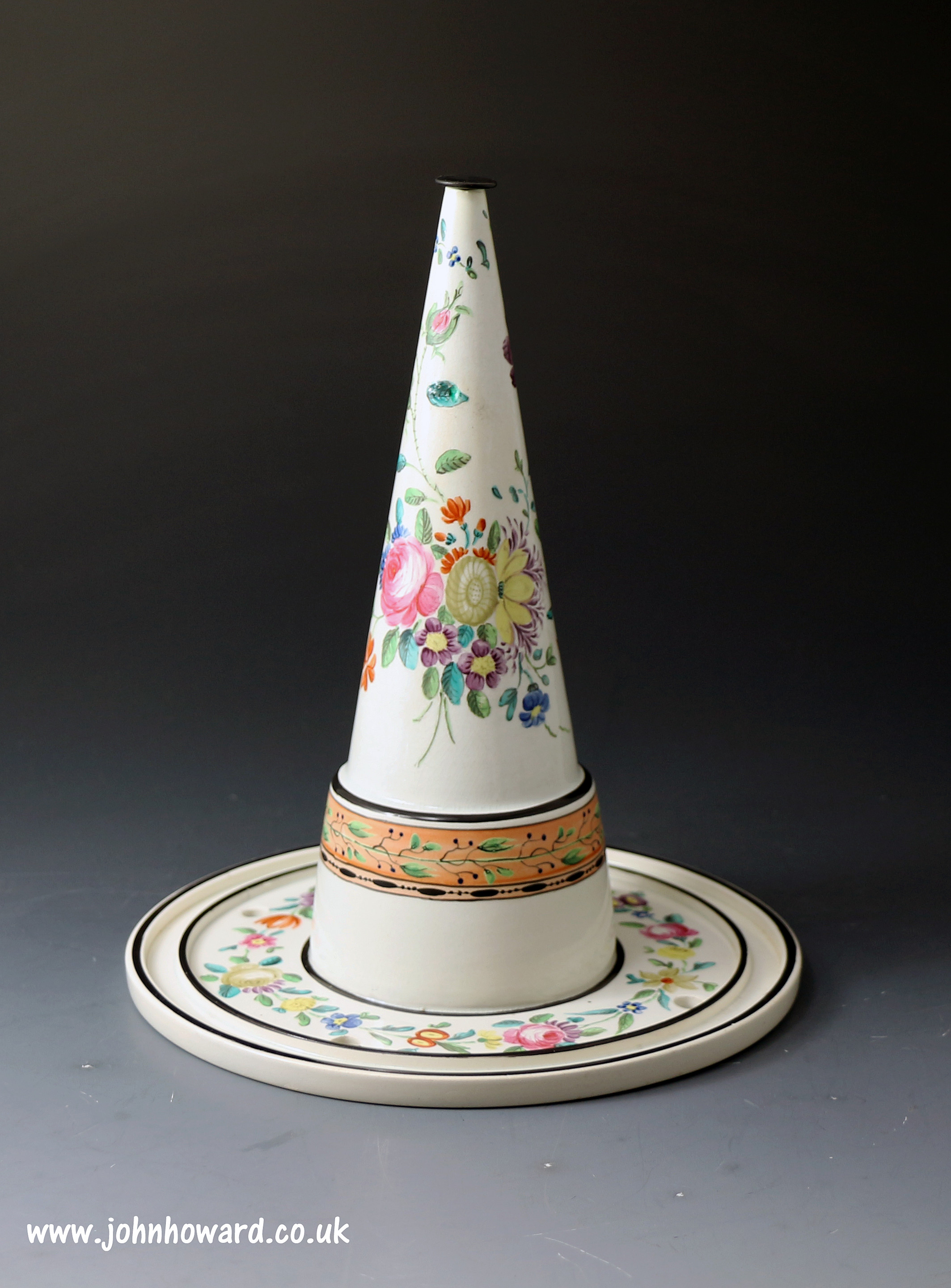 Antique English pottery jelly core by Wedgwood late 18th century