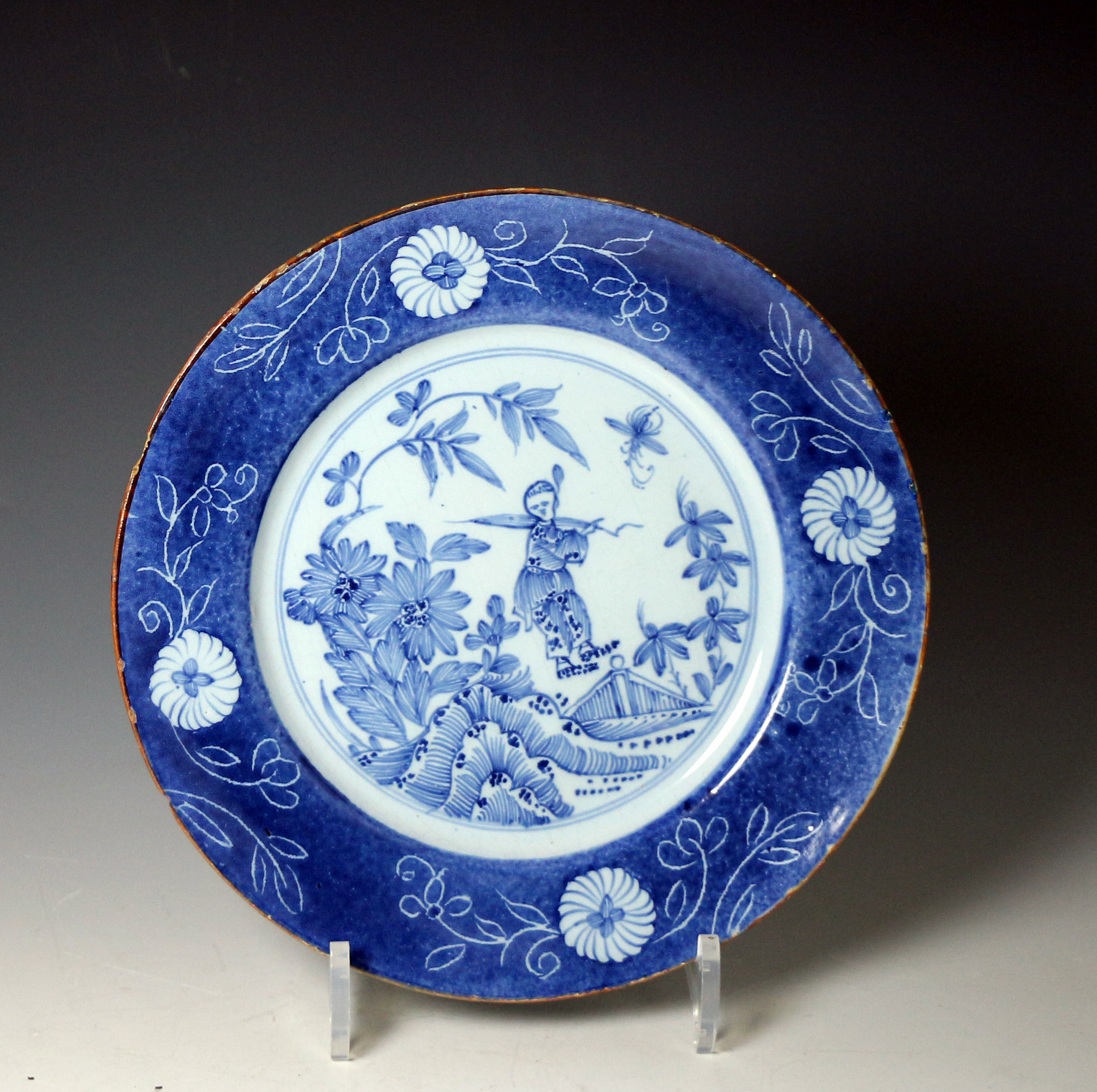 Delftware plate Lambeth London with powder blue border early 18th cnetury