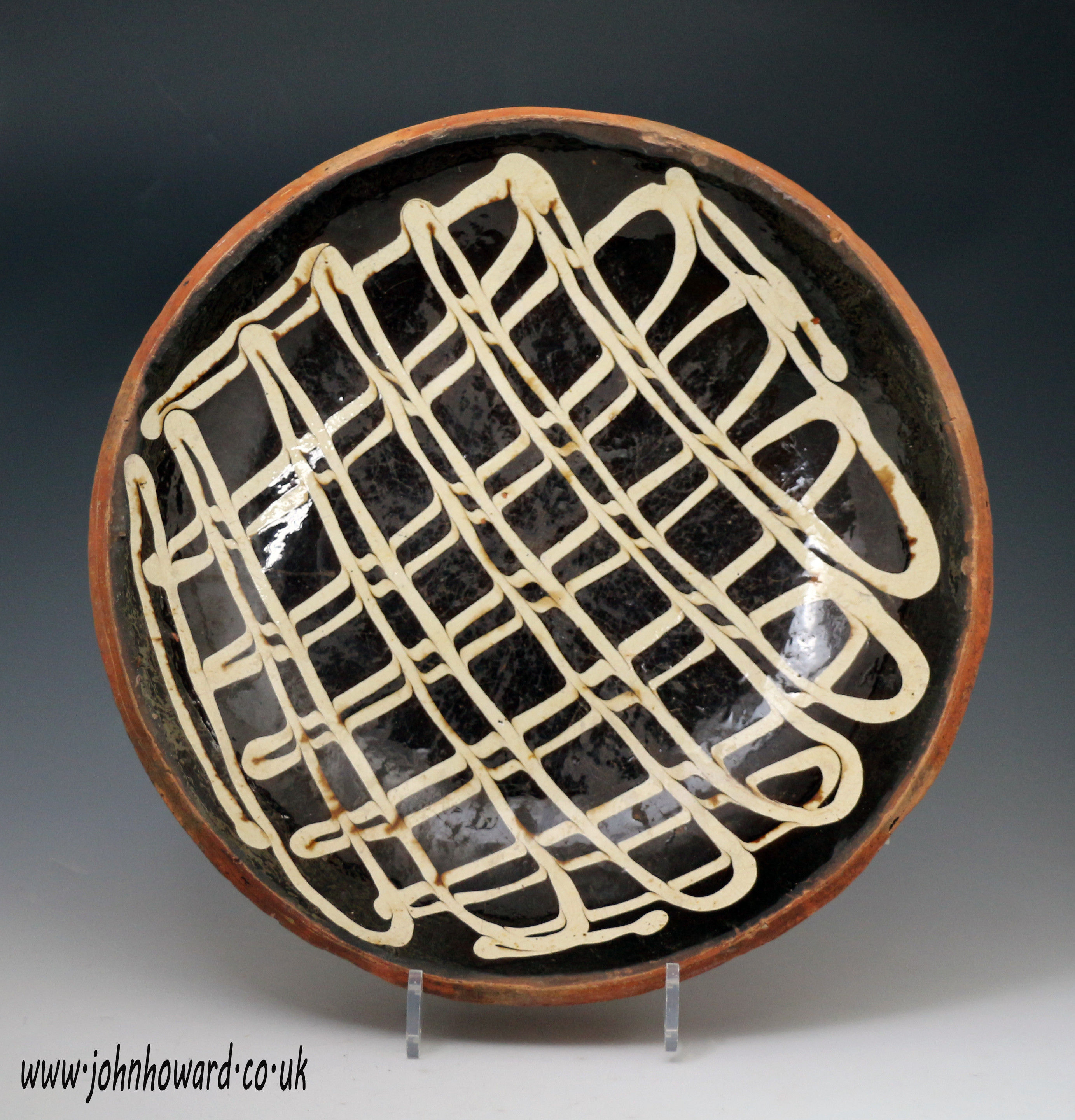 Antique English slipware earthenware circular baking dish late 18th century