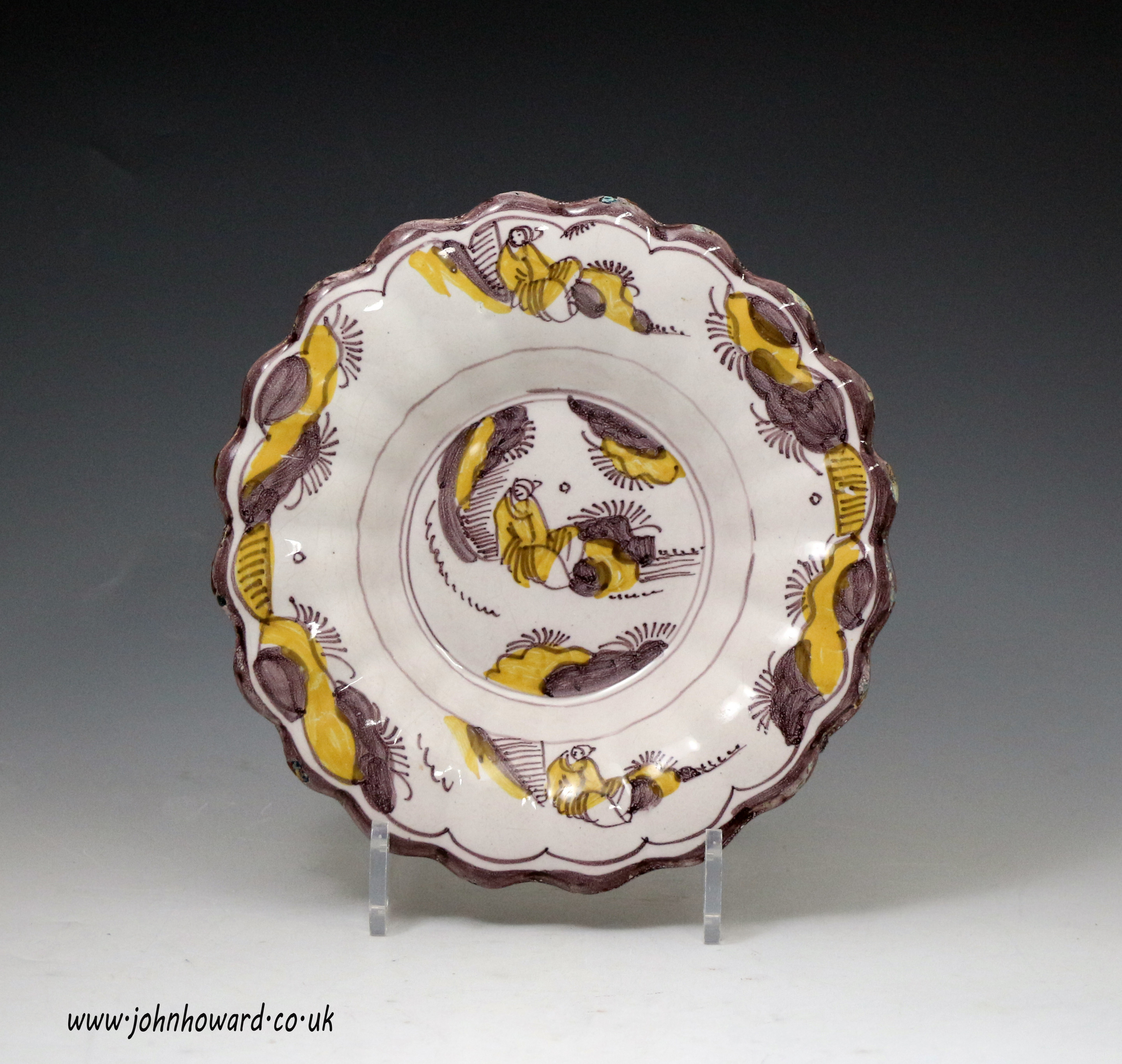 London Delftware lobed dish in polychrome colours in the Ming style late 17thc England