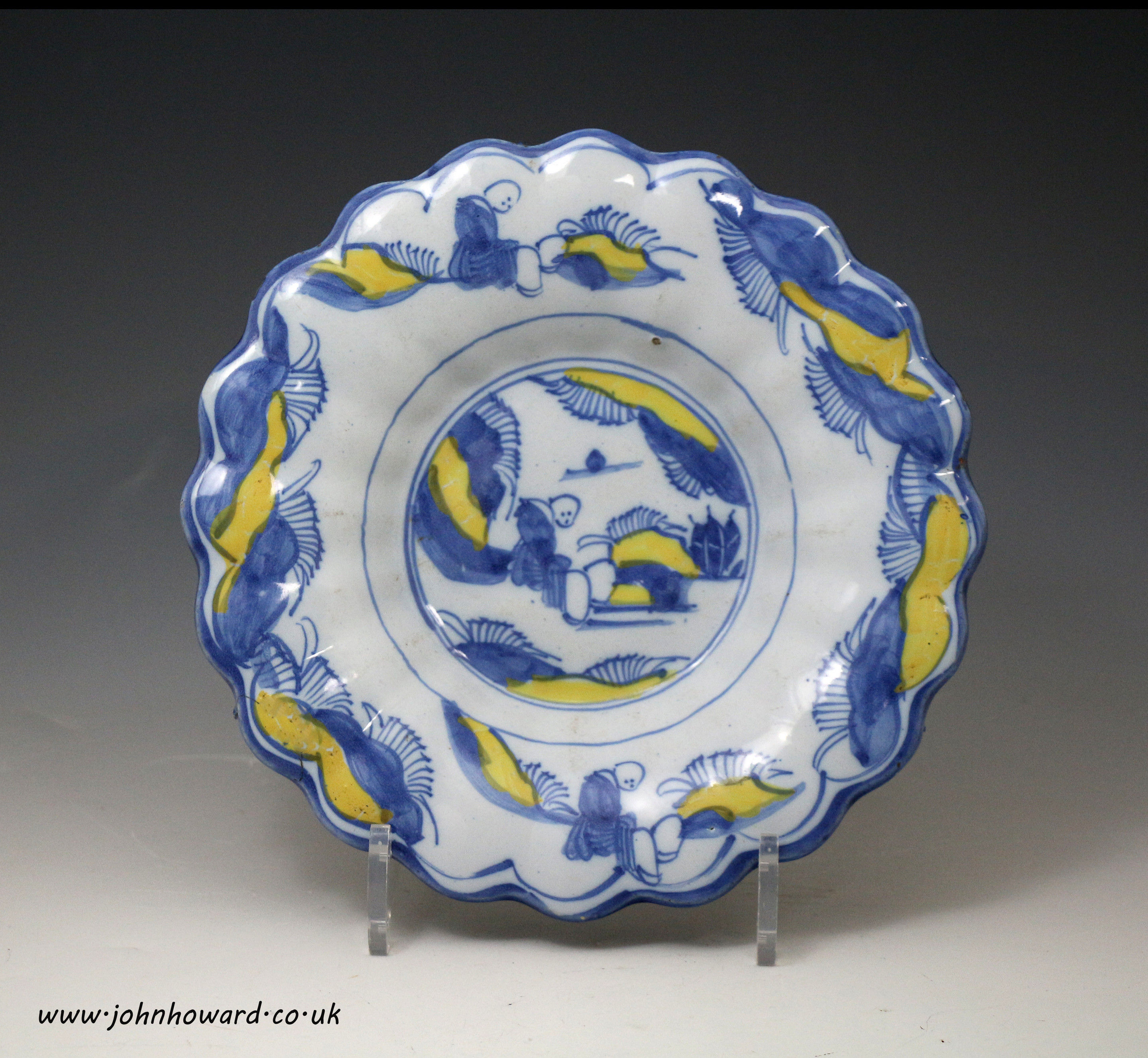 London Delftware lobed dish in polychrome blue and yellow colours in the Ming style late 17thc England